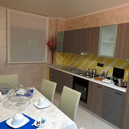 לינה וארוחת בוקר La Maison פוטנצה